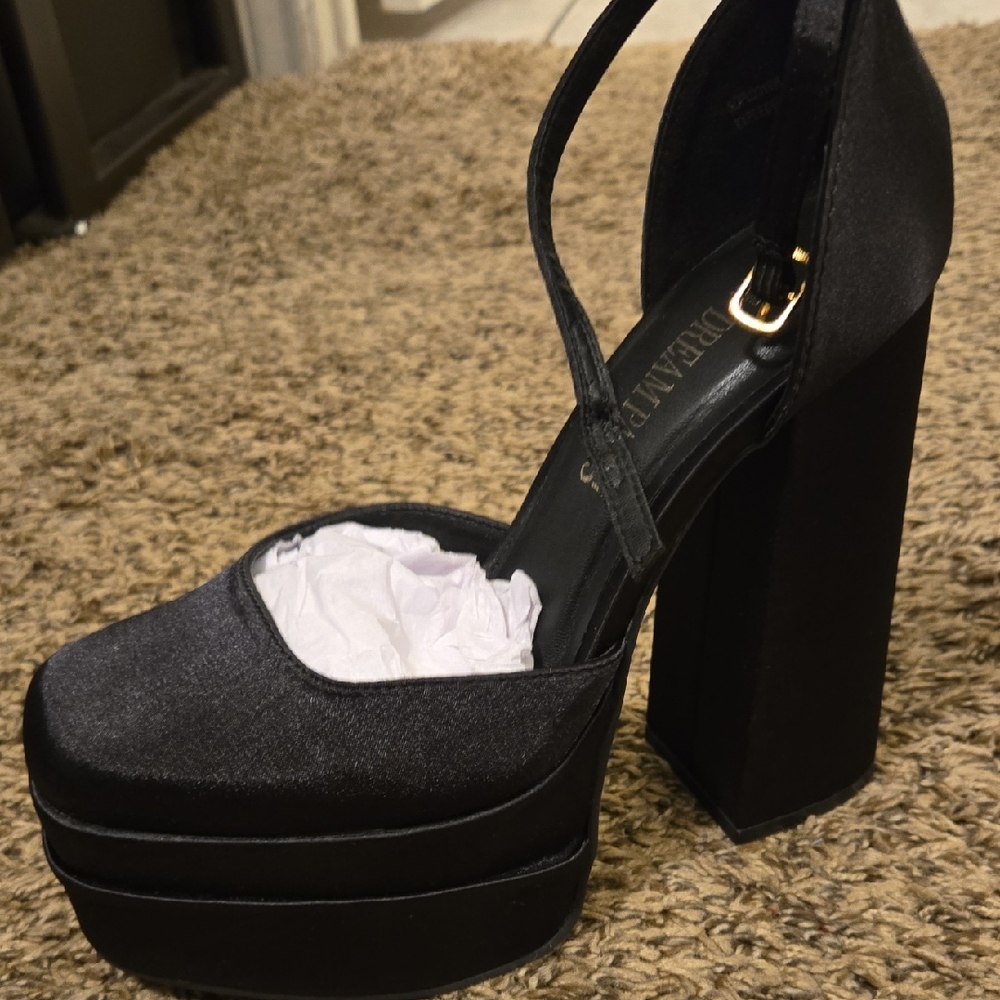 Dream Pairs Elegant Black Satin Platform Heels